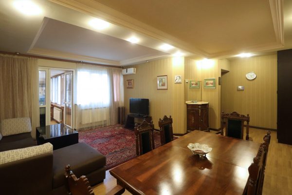 6br1ba-house-in-a-3-story-building-on-the-2nd-floor-in-yerevan-1